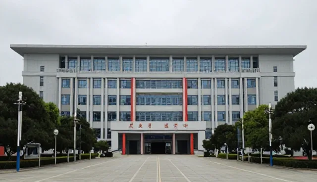 英语六级提示词:降重提示词设计分析